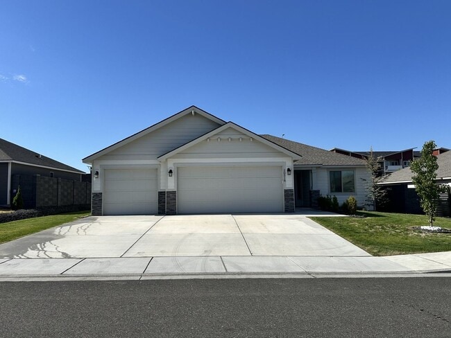 Building Photo - Beautiful 3-Bedroom, 2 Bath Home in Pasco!