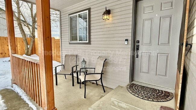 Photo - 1382 Tanager Ave