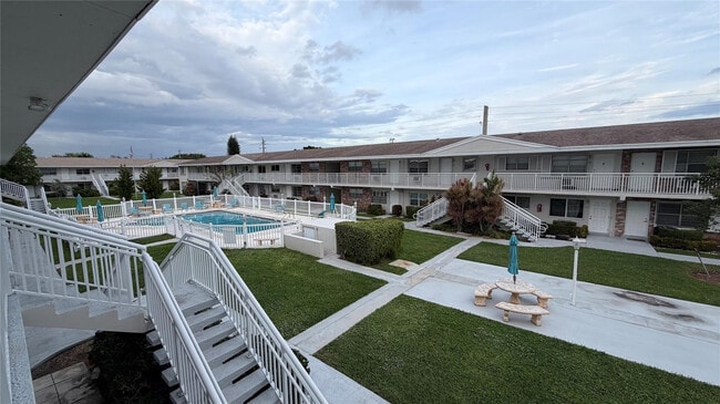 Building Photo - 3850 NE 21st Way Unit 62