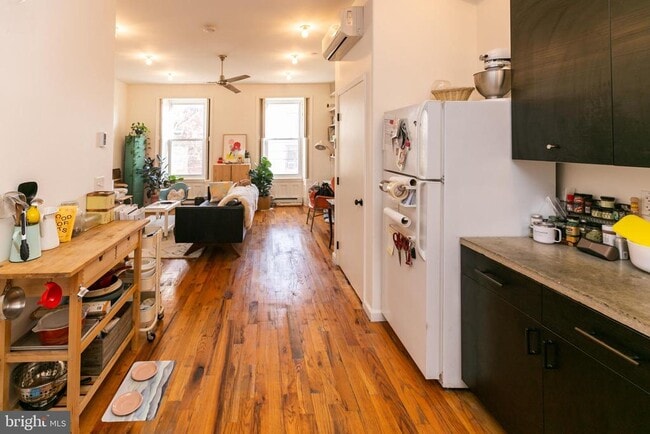 Building Photo - 2106 E York St Unit 2