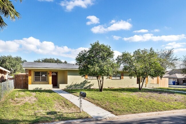 Building Photo - 202 N 41st St