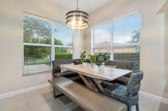 Photo - 9271 Madewood Ct