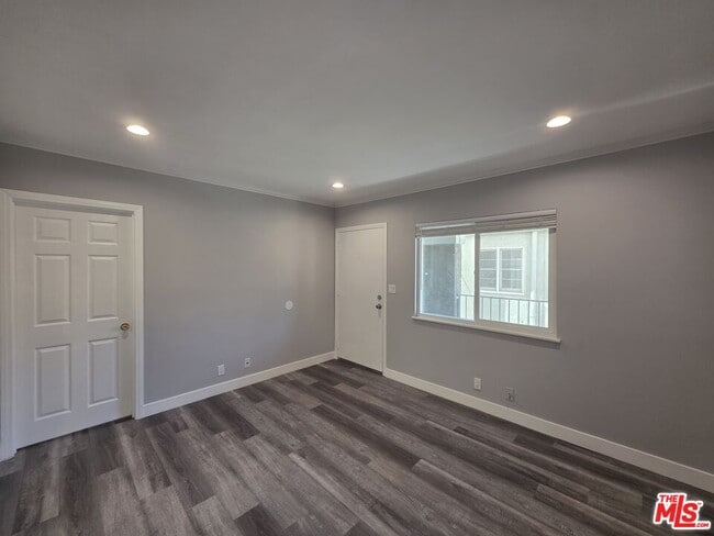 Photo - 105 Roswell Ave Unidad 6