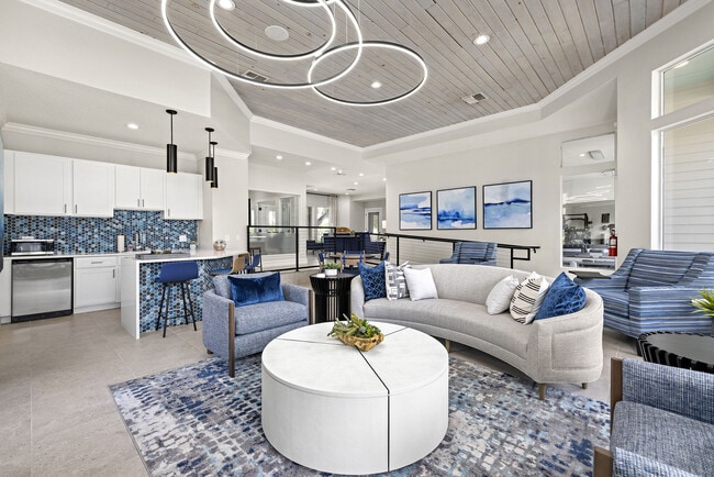 Photo - 4800 Westshore