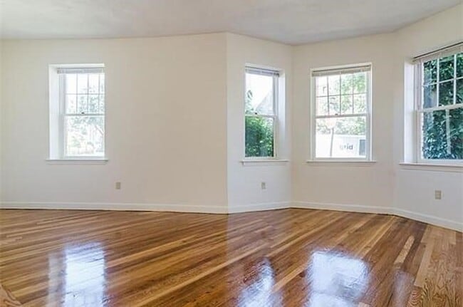 Photo - 153 Chiswick Rd Unit 2