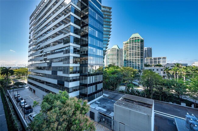 Photo - 2678 Tigertail Ave Unit 413