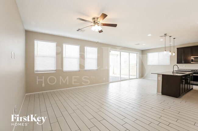 Photo - 5616 Salt Rock St