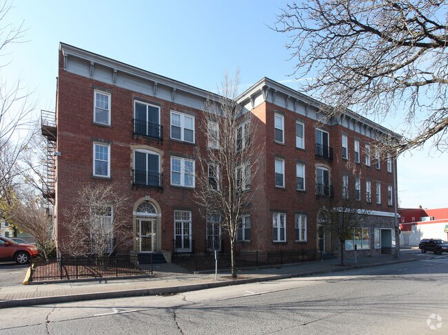 Photo - Franklin Apartments