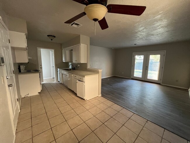 Photo - 1004 NW 25th St