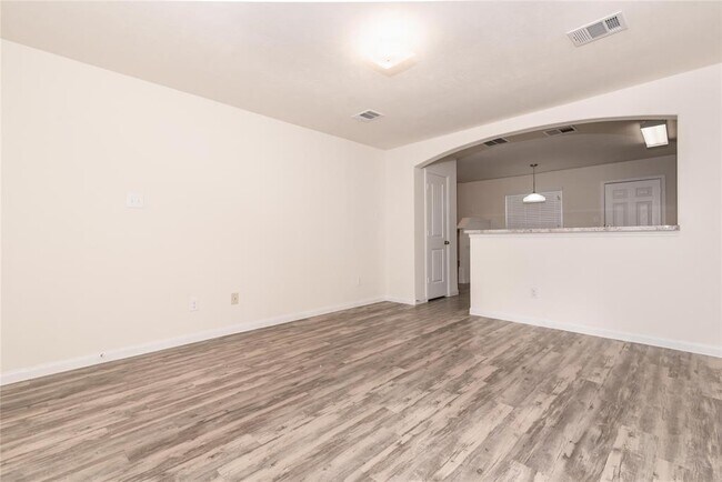 Photo - 671 Fallow Ln