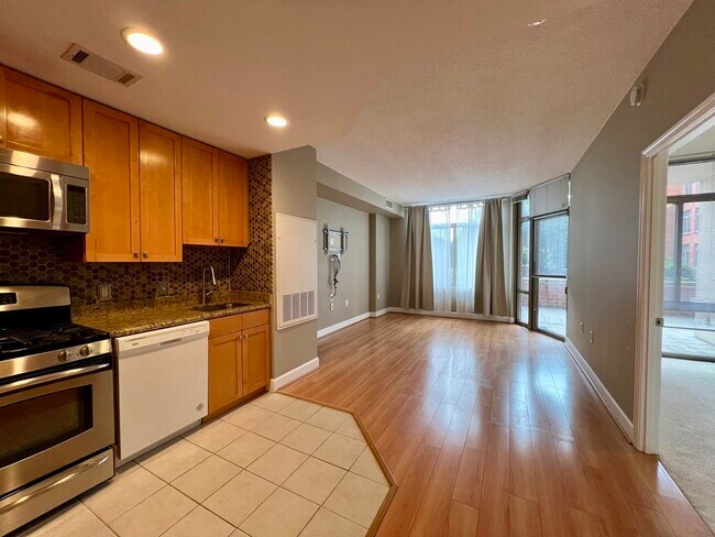 Photo - 3600 S Glebe Rd