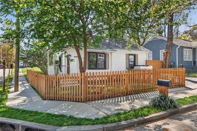 Building Photo - 1267 Lyle Pl NW