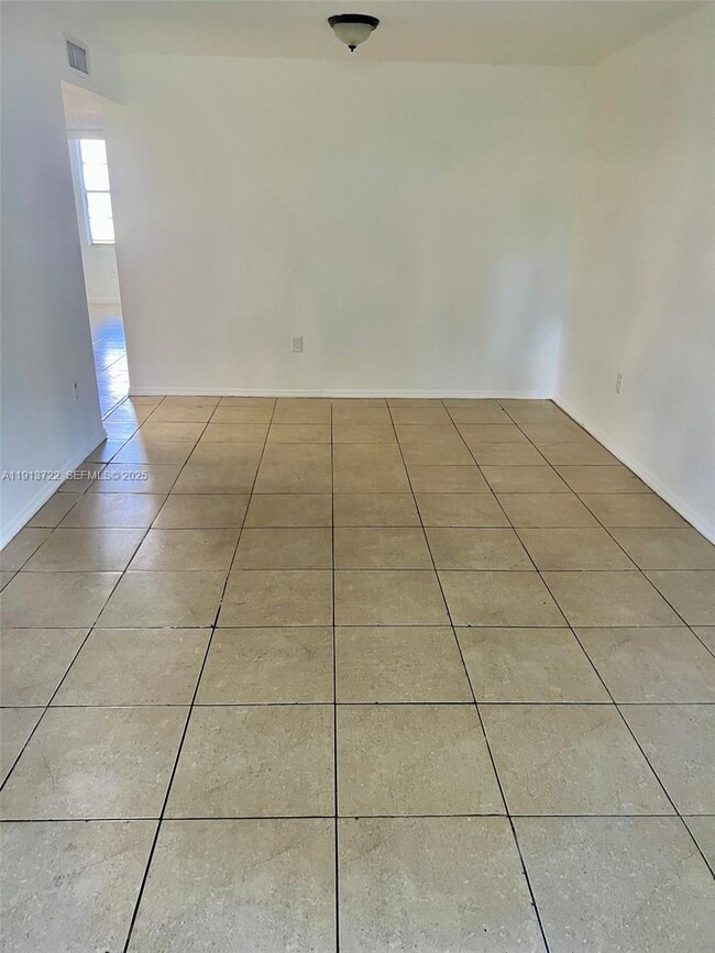 Building Photo - 1752 NW 55th Ave Unit 102