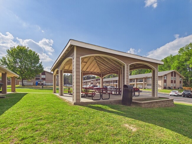 Oxford Pointe Apartments