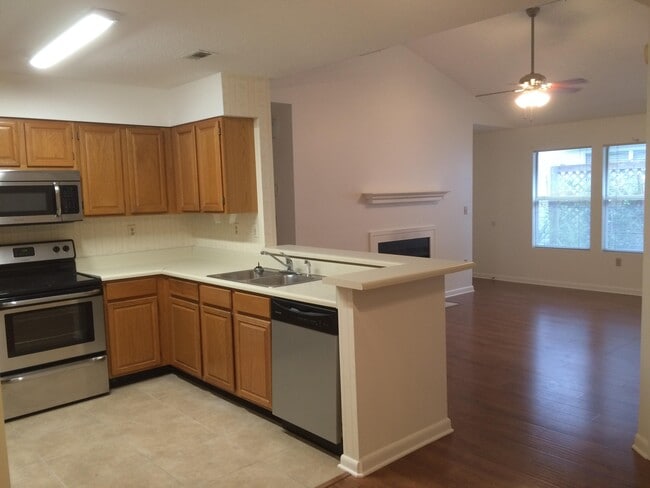 Photo - 125 Parkwood Dr