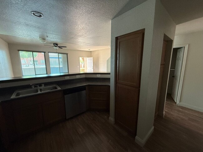 Photo - Luxury End Unit in El Dorado Condo for Rent