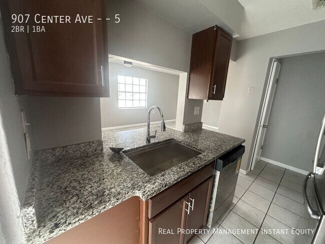 Photo - 907 Center Ave Unit 5
