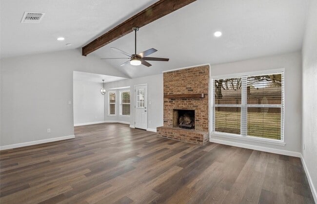 Photo - 324 Sioux St