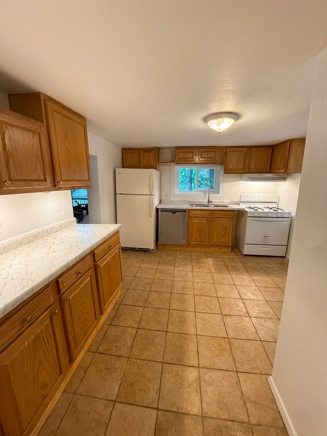 Photo - 415 9th Ave