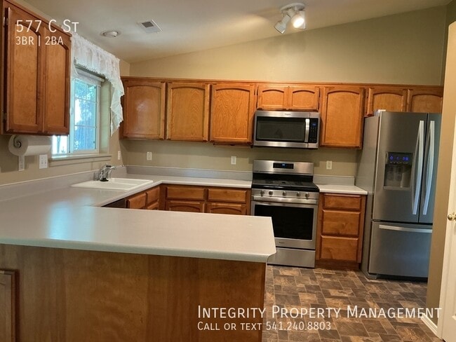 Photo - 577 C St