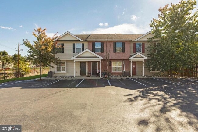 Photo - 56 S Charlotte St