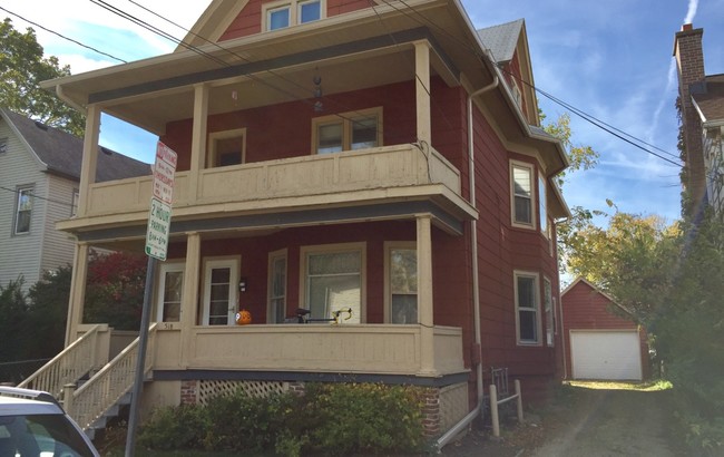 Front of House - 520 S Mills St Apartments