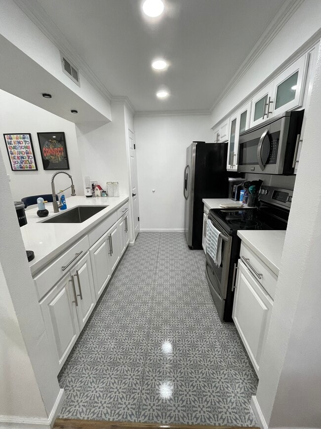 Building Photo - 2901 Central Blvd Unit #908