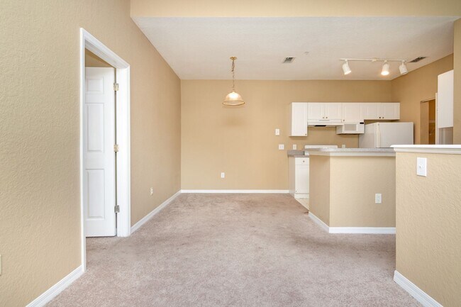 Photo - MOVE IN BY 7/15 and RECEIVE 2 WEEKS OFF YO...