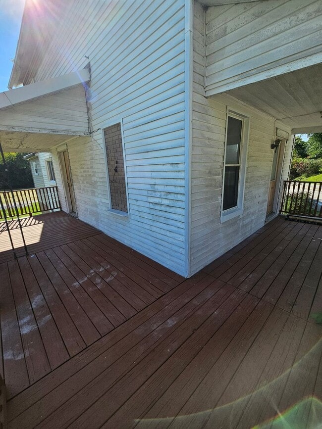 Photo - 2025 Main St