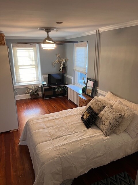 Sunny bedroom - 703 W Main St Unit Apt C