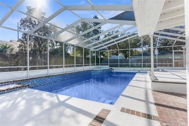 Photo - 6727 Maybole Pl