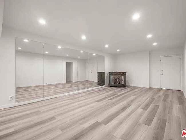 Photo - 423 S Rexford Dr Unidad 202