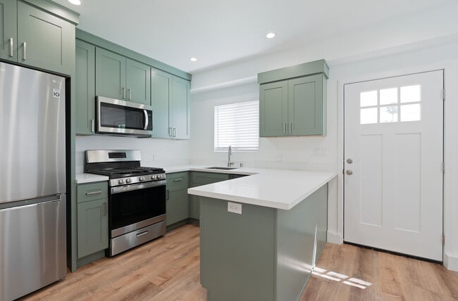 Photo - 16454 Parthenia St Unit 1