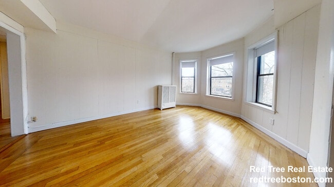 Building Photo - 1133 Commonwealth Ave Unit 7 Rental
