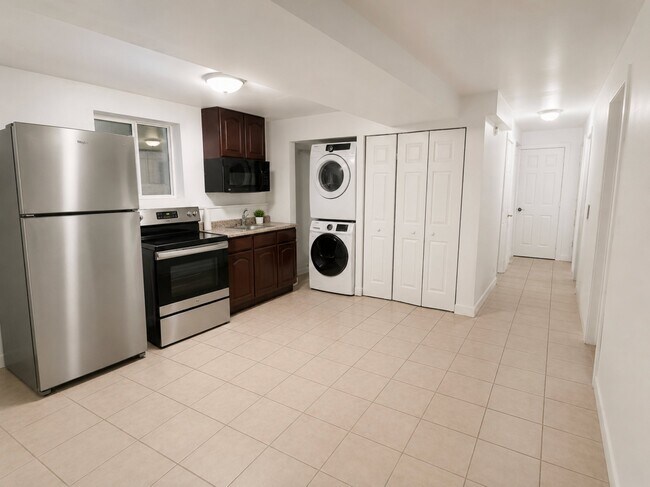 Photo - 5242 S Hamlet Cir Unit B