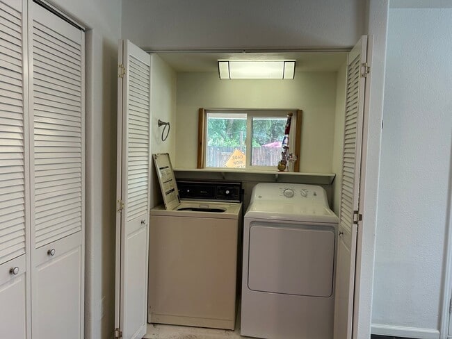 Photo - 3 bed, 1 bath,