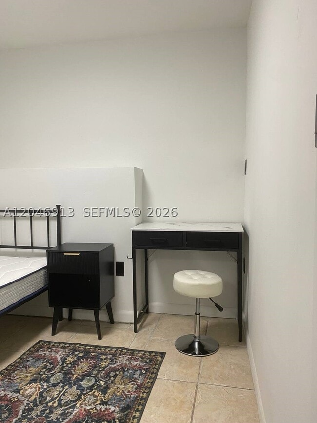 1212 NW 11th St