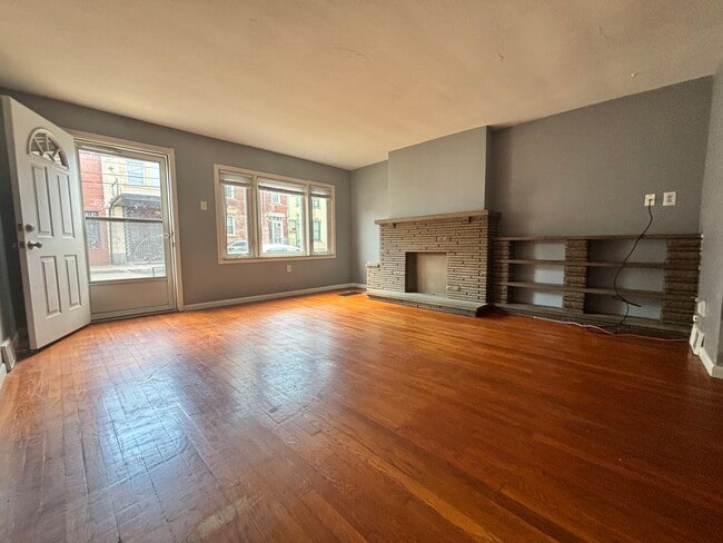 Photo - 1915 Jane St