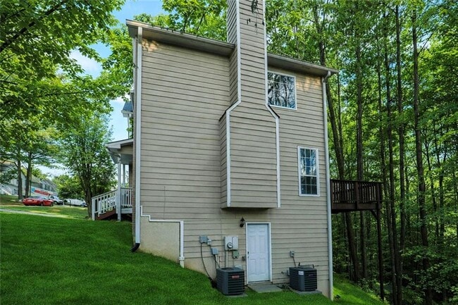 Photo - 2108 Lindley Ln