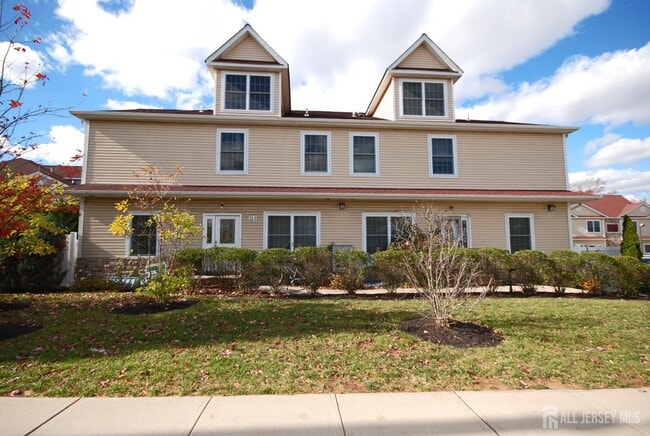 Building Photo - 32 Cinder Rd Unit 3