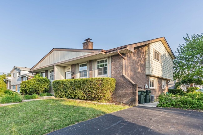 Building Photo - 1403 E Lillian Ave Unit 0