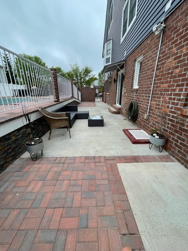 500 sq ft outdoor patio