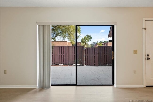 Photo - 2930 SW Sunset Trace Cir