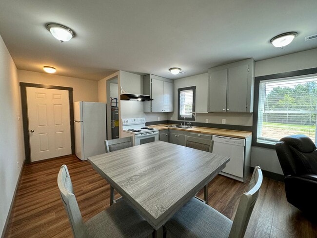 Photo - 779 Boxwood Rd