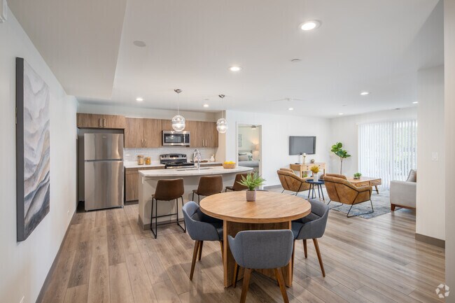 Emerald 2BR, 2BA - 1,095SF