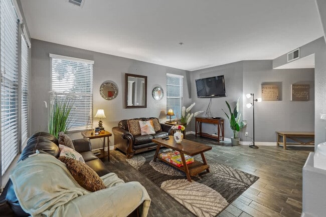 Photo - 1107 Shadowcrest Ln Unit ID1465028P