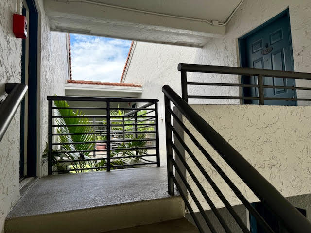 Photo - 741 Lyons Rd Unidad 17201