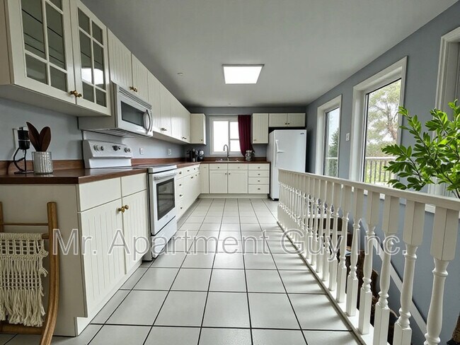 Photo - 1974 Portage Rd Unit Upper Suite