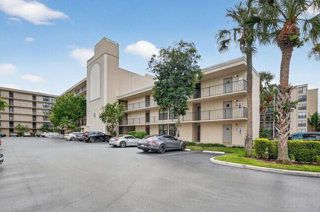 Photo - 8 Royal Palm Way Unit 107