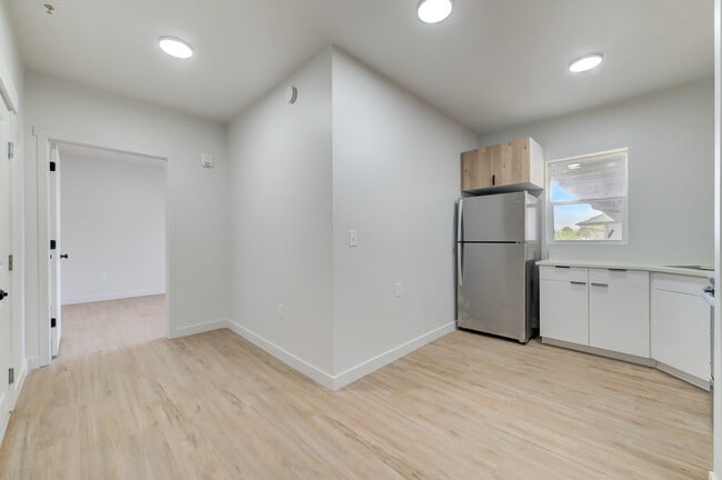 Photo - 404 E 5600 S Unit 103